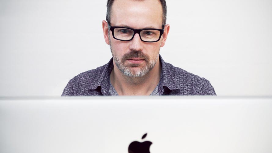 クリエイターはネクタイしない